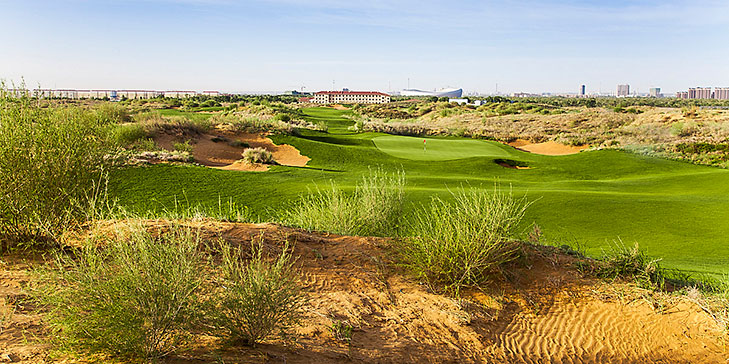 Schmidt-Curley course built among dunes of the Gobi desert