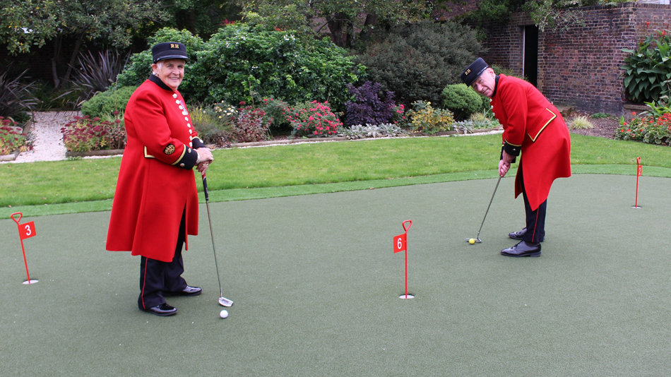 Huxley Golf installs all-weather putting green at The Royal Hospital Chelsea