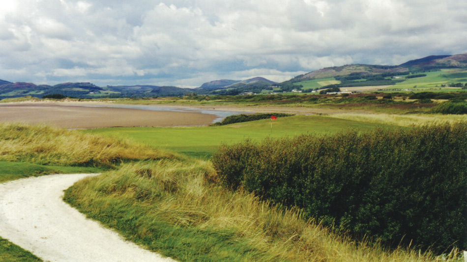 Southerness's twelfth hole has the beach directly behind the green