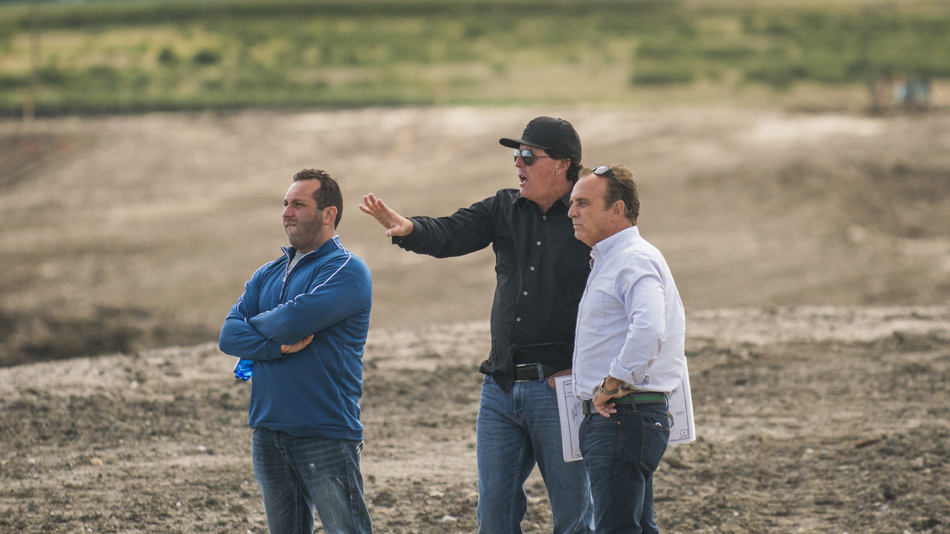 Mickelson visits site of new Mickelson National Golf Club