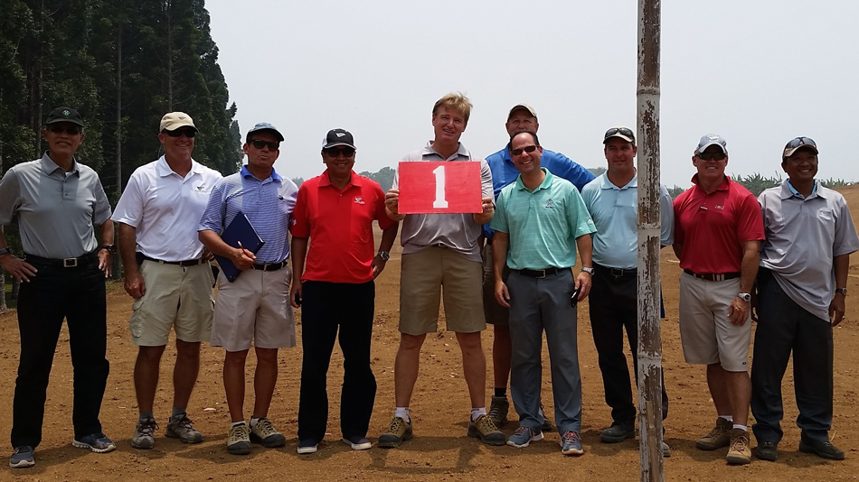 Ernie Els heads to Lido Lakes to see progress of renovation project
