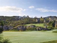 How golf architects solve the problems of difficult sites
