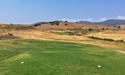 Staples to work on solution for water-deprived California golf course