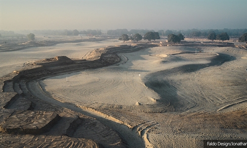 Shaping progresses on new golf course in Pakistan