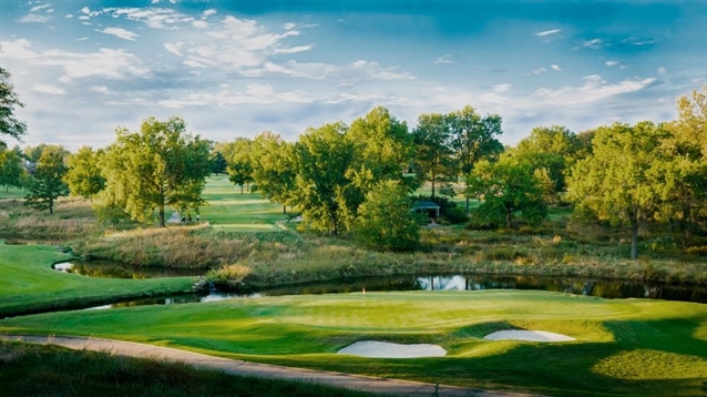 Meadowbrook CC selects Kevin Hargrave for bunker renovation