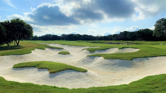 Duininck renovates bunkers on the Oaks at TPC San Antonio