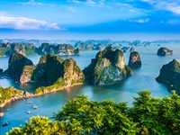 Vingroup selects design team for new courses at Ha Long Bay