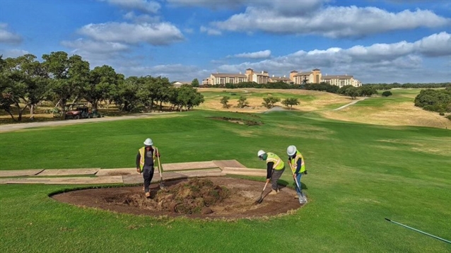 Duininck progresses with bunker work on TPC San Antonio’s Canyons course