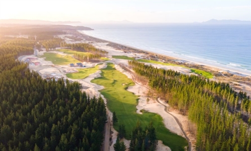 Te Arai Links opens South course for public play