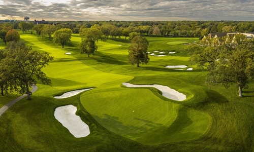 The Club at Golden Valley: Golden and modern