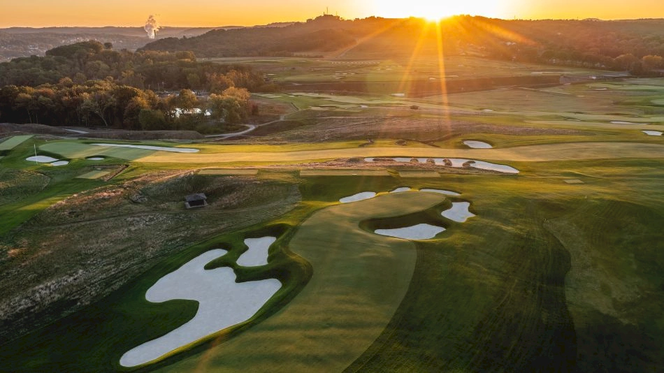 Gil Hanse’s 2022-23 work at Oakmont included greens expansion and rebuilding bunkers (USGA/Fred Vuich)