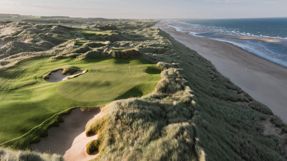 With a green high in the dunes overlooking the North Sea, the eleventh hole is one of three holes on the New course that run directly along the coastline