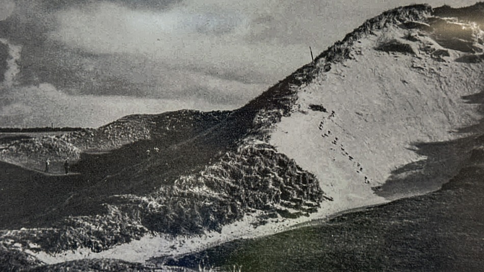 A photo of the Himalayas bunker from 1938 (Image: St Enodoc Golf Club)