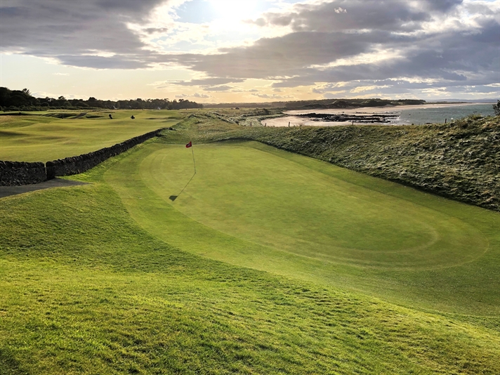 The famous Gate sixteenth hole at North Berwick. Hanse describes the West Links as ‘one of the most consequential golf courses in the history of golf course architecture’  (Image: GCA)