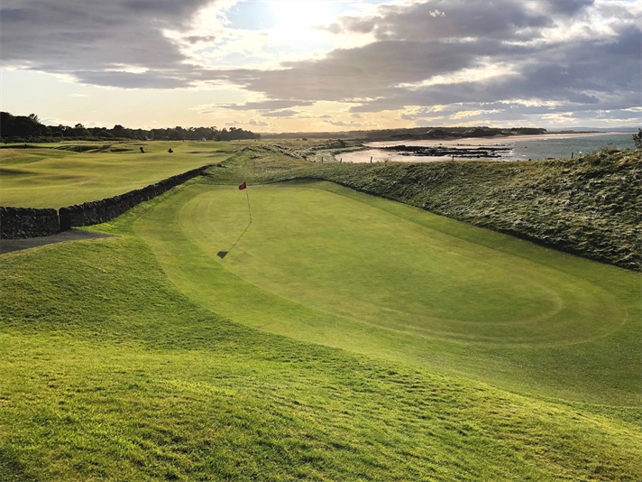 The famous Gate sixteenth hole at North Berwick. Hanse describes the West Links as ‘one of the most consequential golf courses in the history of golf course architecture’ (Image: GCA)