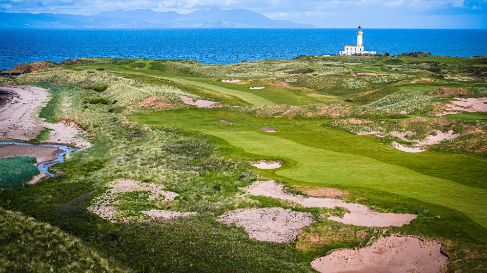 Moving the seventh green closer to the beach required the tees for the eighth (background) to be shifted inland, giving it a straighter alignment (Photo: Trump Turnberry)
