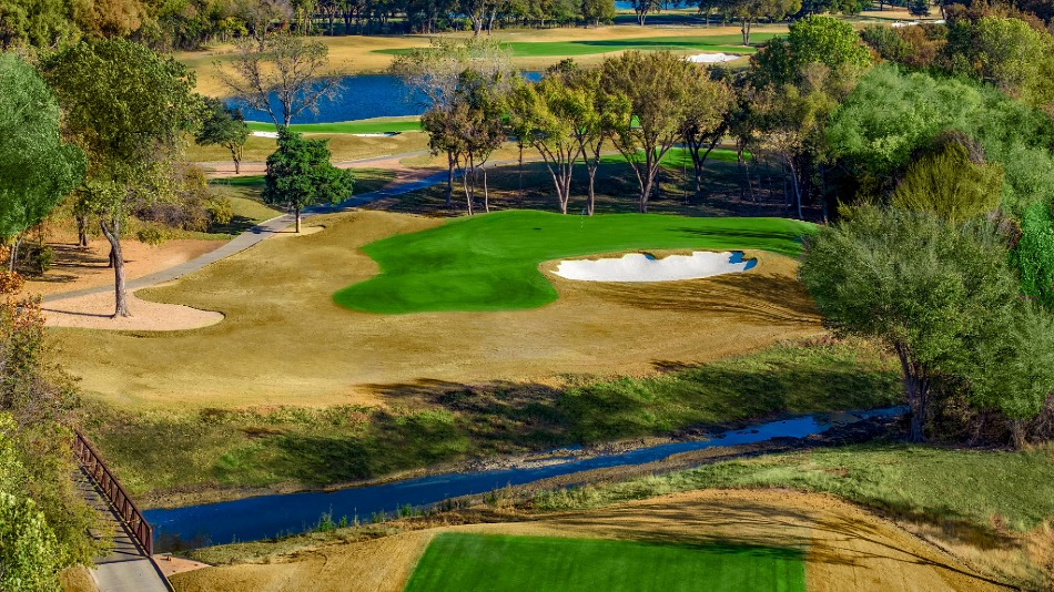 The renovated par-three sixth hole (Photo: Dennis Scully)