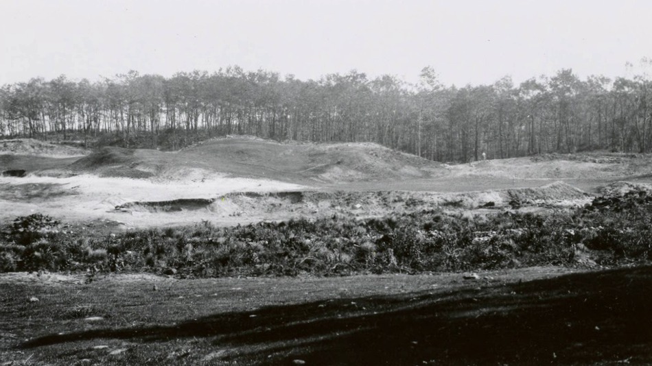 … and a photo of the same green, taken from the fourth fairway. “This photo was a great resource as it shows how the two Punchbowls were created," says Ben Hillard (Photo: Yale Golf Course)