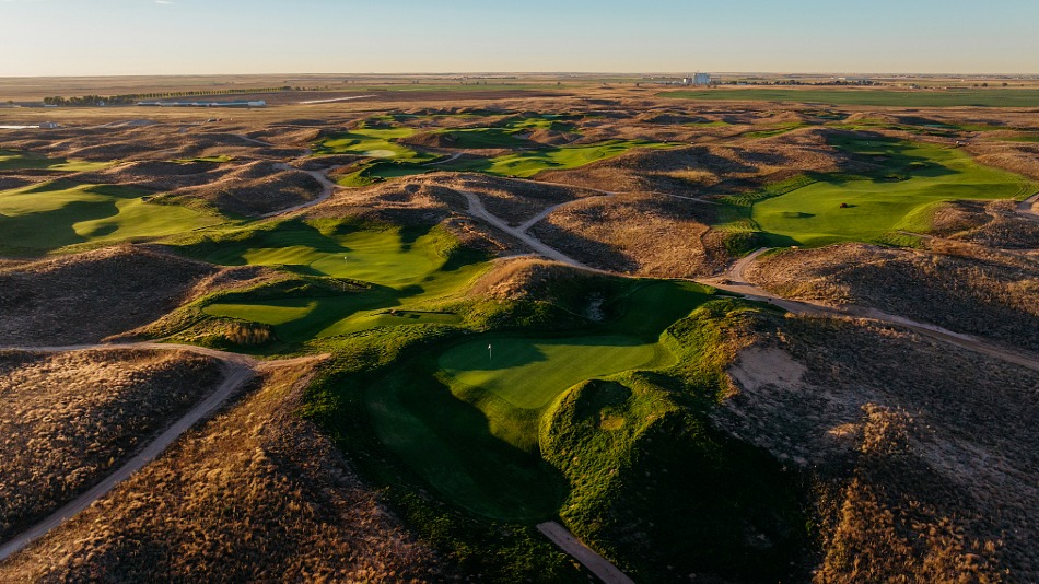 The new layout features blowout-style bunkers and greens with furrowed brows (Photo: Jeff Marsh)