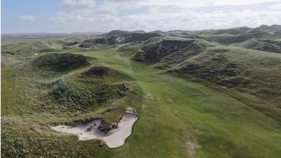 A fairway bunker on the sixth shows undefined edges and mimics the freeform nature of the links (Photo: Carne Golf Links)