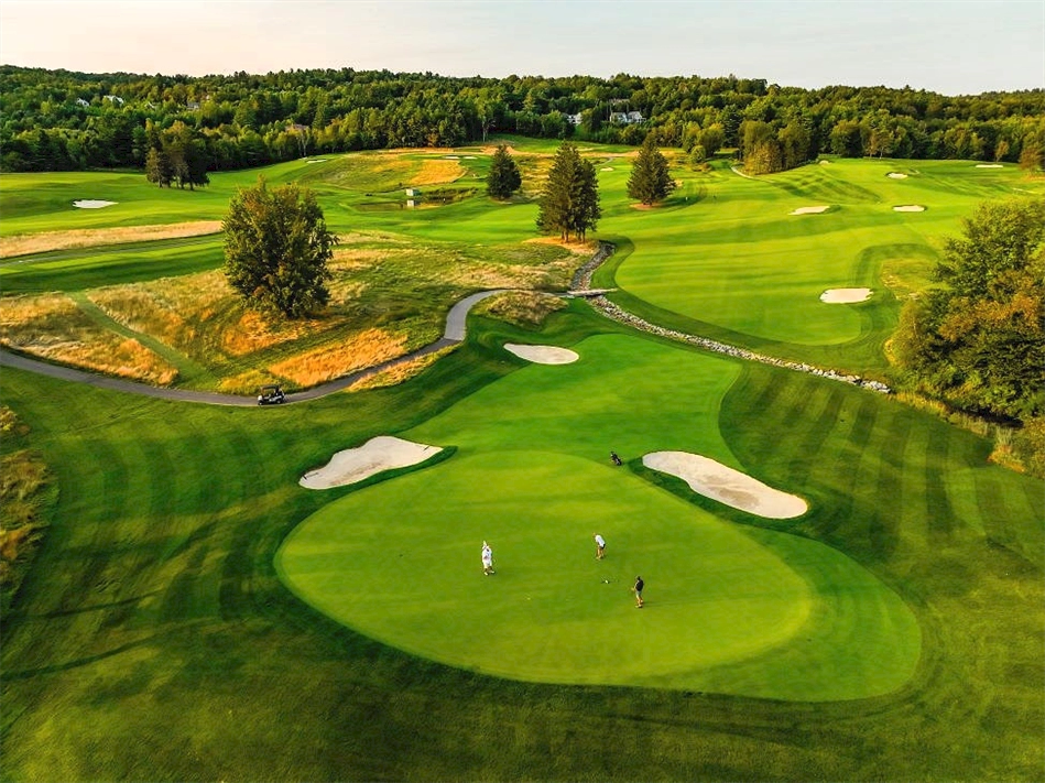 Greens have been rebuilt across the course and now feature a new variety of bentgrass (Photo: Stowe Country Club)