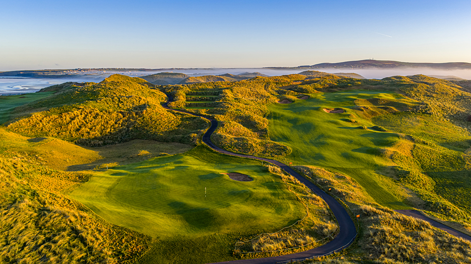 The drop-shot par-three sixth hole and short par-four seventh, which plays back up the dunes (Photo: Kieran Ryan-Benson)