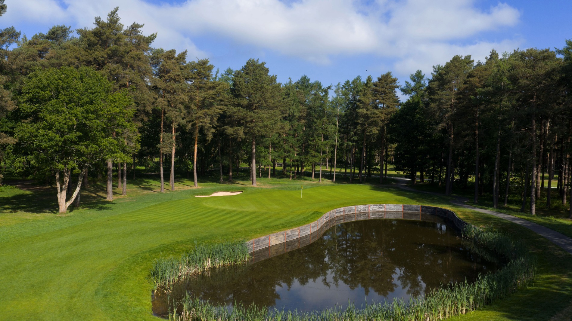 The sixteenth hole on the Longcross course was redesigned as part of project completed in 2024 (Photo: Foxhills Club & Resort)