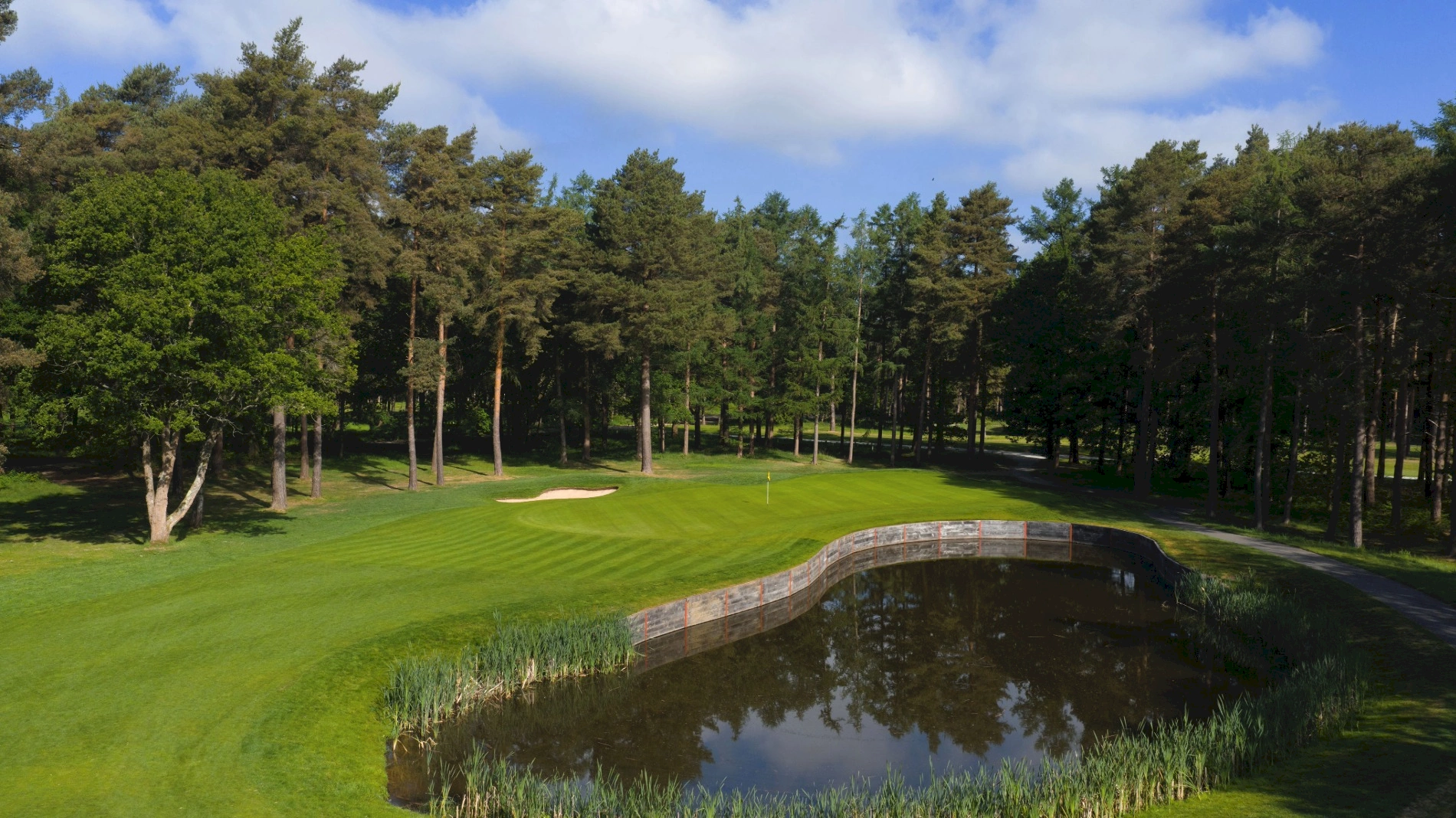 The sixteenth hole on the Longcross course was redesigned as part of a project completed in 2024 (Photo: Foxhills Club & Resort)