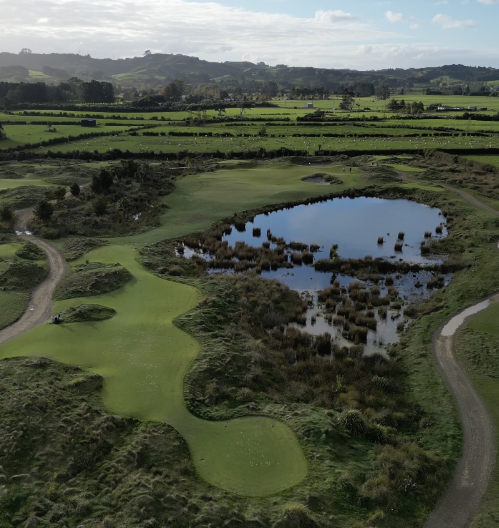 The par-three seventeenth (Photo: Compound Studios/ Michael Sclanders)