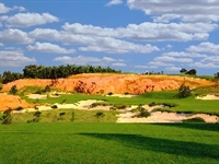Jacobson opens first China course
