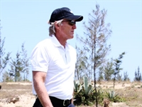 Norman visits Vietnam course