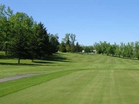 Robert Trent Jones, Jr, reveals new ninth green at Sodus Bay